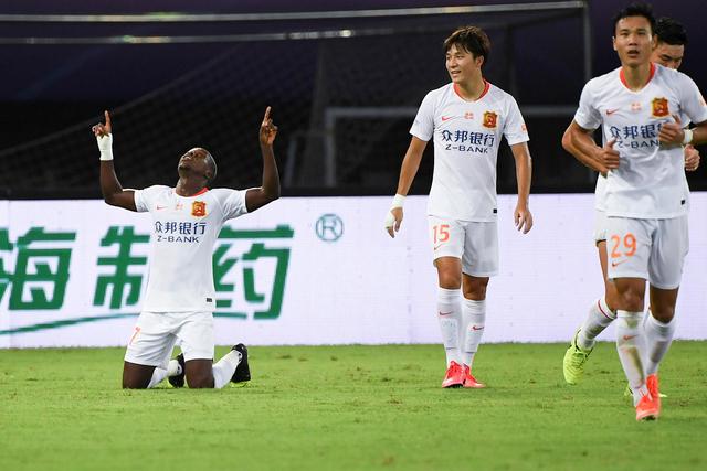 巴特勒三双热火送马刺5连败 波神31分绿军擒鹰
